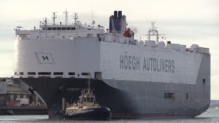 SVITZER TUGS ESTON amp ELEANOR ASSIST RORO HOEGH MANILA amp SILVER SOUL 210724 [upl. by Thilda662]