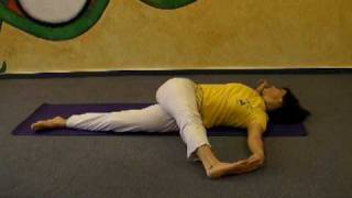 Nakrasana  Asana Lexikon 820 [upl. by Eynenihc207]