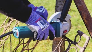 Bosch GWS 9125 S  125 mm 240V angle grinder work demo [upl. by Voe]