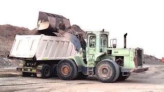 Caterpillar 980F Wheelloader  Loading Gravel On The Scaina Truck  How To Loading Truck [upl. by Jabon]