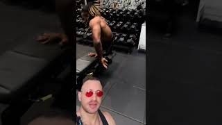 COMO SALTA con sus manos 😱😱 viralvideo motivation gym [upl. by Alaek]