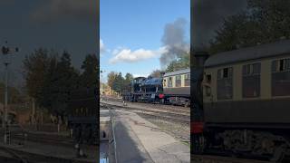 3850 arriving into Toddington [upl. by Lleihsad564]