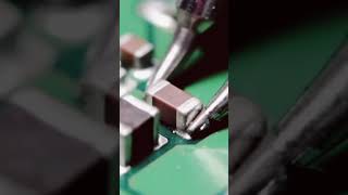 SMD resistor desoldering method shorts [upl. by Whipple564]