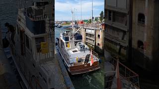 🛥️ Vlissingen Netherlands🇳🇱 Sluicebox TravelwithHugoF boatlock sluicebox sluice sluis [upl. by Kall]