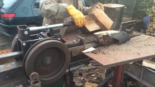 Log spliter Kinetic Lister D powered home made [upl. by Noicpesnoc]