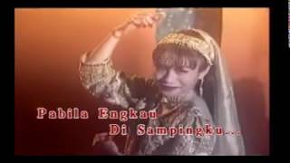 AMELINA amp SHEEDA  Secangkir Madu Merah KARAOKE [upl. by Allayne]