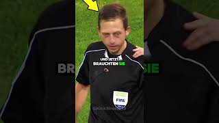 Der arme Schiedsrichter 😱  aber das Ende schiedsrichter verletzung fußball [upl. by Haisi]