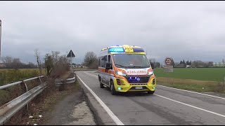 PASSAGGIO AMBULANZA CROCE AZZURRA TRAVERSETOLO PR IN EMERGENZA [upl. by Rebmac]