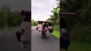 Este hombre convirtió su moto en un coche 👏 [upl. by Magill]