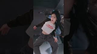 😎😍😍 yejikim choreography [upl. by Tadeas]