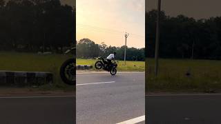 Rs200 Rolling stoppie bigner boy [upl. by Epps]