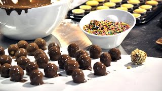 Receta Trufas de mazapán bañadas en chocolate [upl. by Grannias]