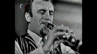 Acker BILK amp His Paramount Jazz Band In A Persian Market Live in Jazz Festival Prague 1964 [upl. by Onil931]