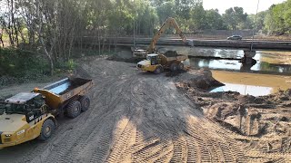 Widening The Riverbed With Two Caterpillar Long Reach Excavators amp Articulated Trucks  4K [upl. by Susana]