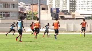 Novo titular Murilo marca e decide treino do Botafogo [upl. by Hinkel]