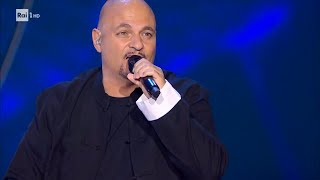 Eiffel 65 con quotBlue Da ba deequot  Arena Suzuki dai 60 ai 2000  04102023 [upl. by Brittani]