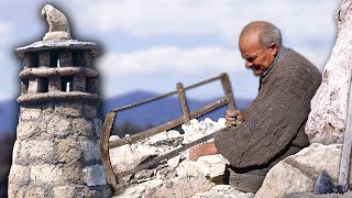 CHIMENEA de PIEDRA TOSCA Extracción y corte manual con HACHAS Y SIERRAS para su construcción [upl. by Lim]