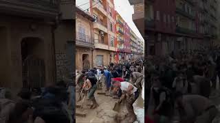 ESPECTACULAR trabajo de voluntarios y vecinos en MASSANASSA [upl. by Anujra652]