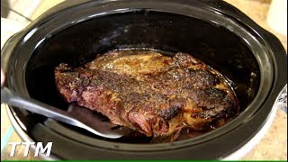 How to Cook a Chuck Roast in the Slow CookerEasy Cooking [upl. by Agathy956]