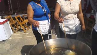 Buñuelos Mama Adela Papa Luis Feria Sevilla 2013 [upl. by Airretnahs]