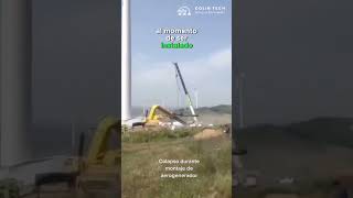 Accidente impactante Aerogenerador colapsa con grúa [upl. by Atikan]