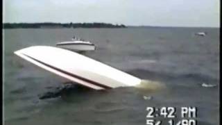 ACCIDENT BATEAU HORS BORD [upl. by Inittirb358]