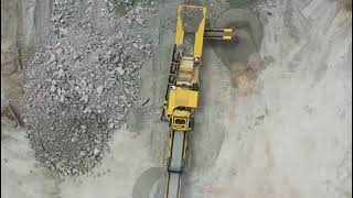 IMPACTOR  Keestrack R6h Impactor crushing sandstone [upl. by Esau]