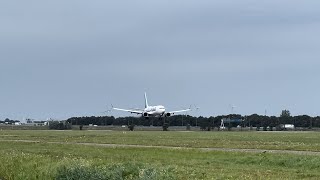 Icelandair 737 max has a bouncy landing [upl. by Bush]