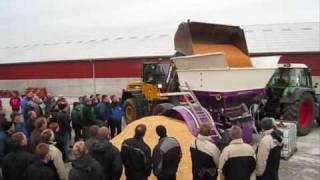 Corn harvestning at Kjargaarden in DK [upl. by Aikel989]