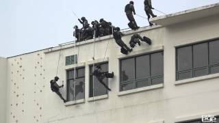 Korea military amp police Counter Terrorism Training경찰특공대amp특전사 대테러 진압훈련시범 swat swatteam [upl. by Rees]