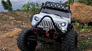 Dual Traction Hobby Flagship 18 Off Road Truck Jeep Rubicon vs Tank 300 SUV [upl. by Lamak]