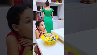 Emgasgando com doces 😱😰🍭🍬 funny comedy fear shorts funnyvideos colors like cute doctor for [upl. by Elpmid]