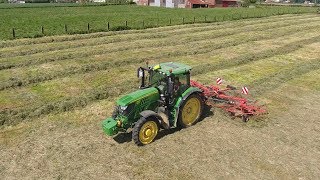 NOUVEAU Andaineur KUHN 2 toupies portées GA6501P  John Deere 6145 R [upl. by Kosiur]