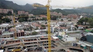 Sigue creciendo la construcción de vivienda en Colombia [upl. by Boycey]