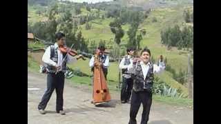 Tres de Mayo Huayno Tradicional Conjunto quotLos Reflejos de Chacasquot [upl. by Mariken]