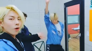 VLIVE Newkidd Hansol amp Hwi dancing to Celeb Five  I wanna be a celeb [upl. by Jasik]