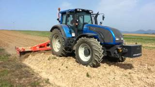 Valtra T213 amp Kuhn HR 6003 [upl. by Pasia]