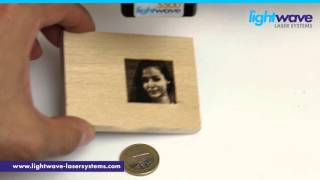 Fotogravur auf Holz  Photo engraving Wood  LightWave 5500 Laser Systems [upl. by Neomah]