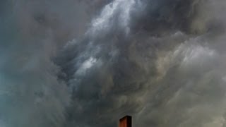 Weerbericht zondag Geregeld zon lokaal onweer [upl. by Nrol]