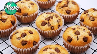 MUFFINS de vainilla con chips de CHOCOLATE súper fáciles y muy deliciosos  Muve Flavors [upl. by Eelarbed256]