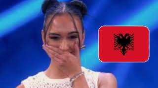 Shqiptarja Laura Fetahu ÇMEND jurinë e “X Factor” në Itali [upl. by Natloz]