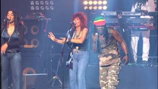 Alpha Blondy  Ne tirez pas sur lAmbulance Paris Zénith 2009 [upl. by Sahcnip]