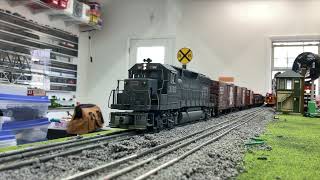 Atlas O GP40 Review Penn Central 3182 [upl. by Yrellam]