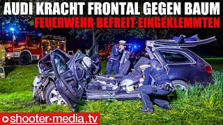 🚨 Audi kracht frontal gegen Baum 🚨  🚒 Feuerwehr befreit Fahrer 🚑 Rettungsdienst versorgt Verletzten [upl. by Namreh]