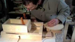 Screw Advance Box Joint Jig [upl. by Sanfo515]