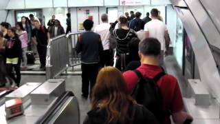 Whats its like at Holborn tube station in London [upl. by Vincenty]