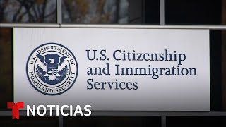 USCIS emite nuevas guías sobre permisos de trabajo urgentes para migrantes  Noticias Telemundo [upl. by Arthur575]