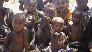 Sécheresse famine et crise humanitaire à Madagascar [upl. by Aicsile]