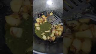 Aalu palak healthy and tasty recipe 😋plzfsubscribe cookingvideo supportme [upl. by Simonette]