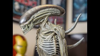 Alien Covenant Xenomorph Statue by Hollywood Collectibles Group HCG [upl. by Ruelu]